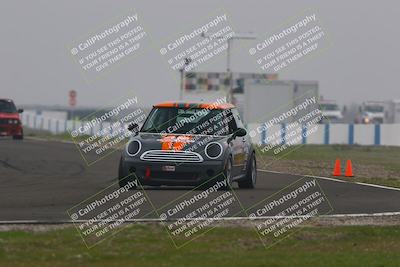 media/Jan-18-2026-CalClub SCCA (Sun) [[8bc6468723]]/Group 3 Race/Turn 1/